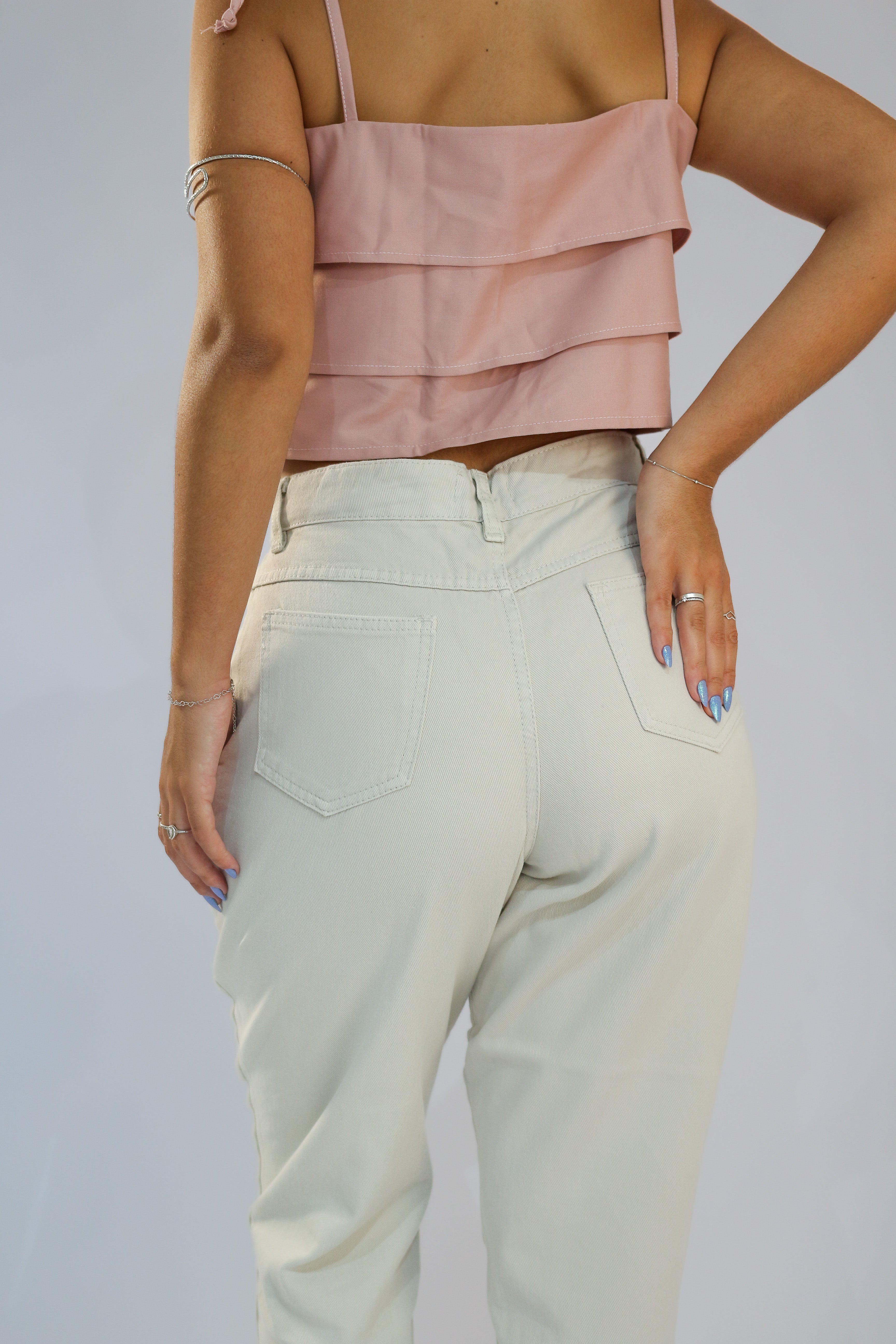 Calça Cenoura Off White
