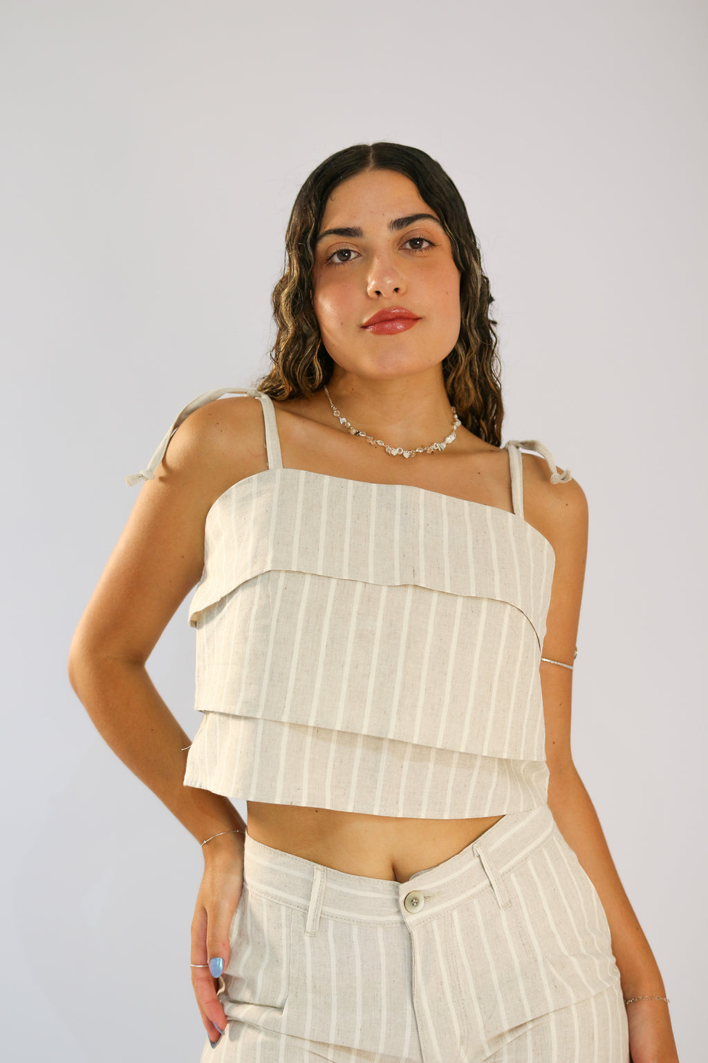Cropped Alfaiataria Palha Com Branco