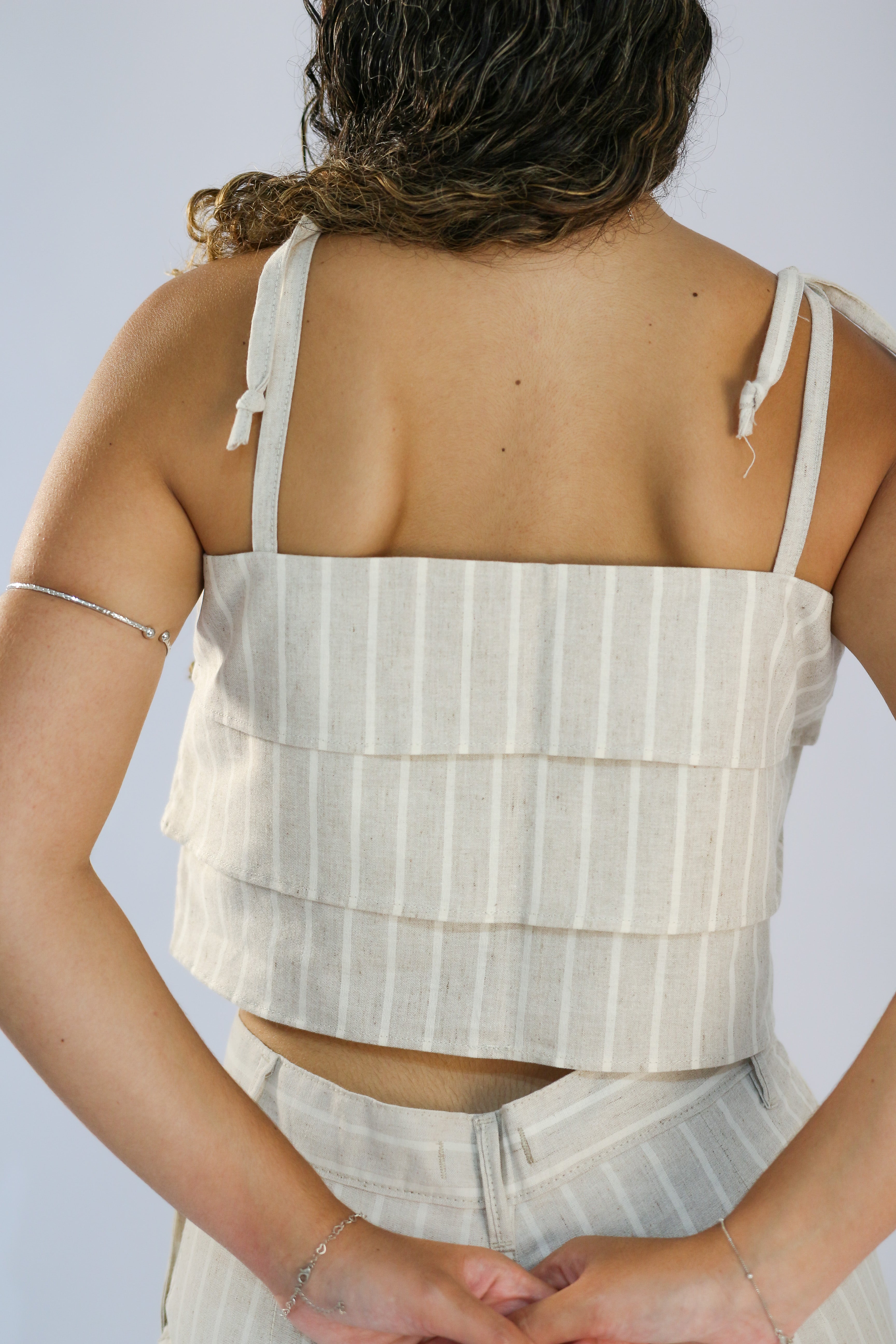 Cropped Alfaiataria Palha Com Branco