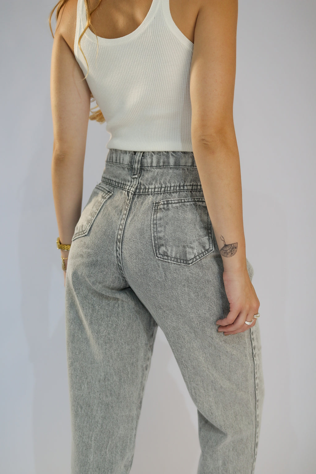 Calça Cenoura Jeans Marmorizado