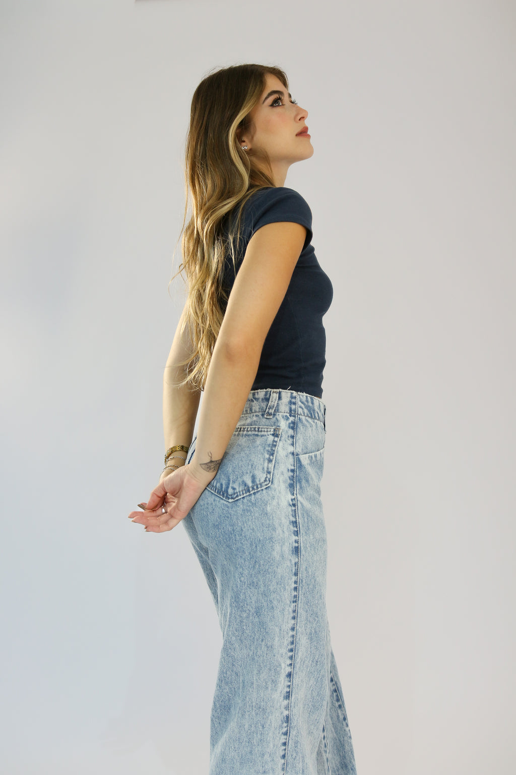 Calça Wide Leg Recorte Fronta Jeans Marmorizado Claro