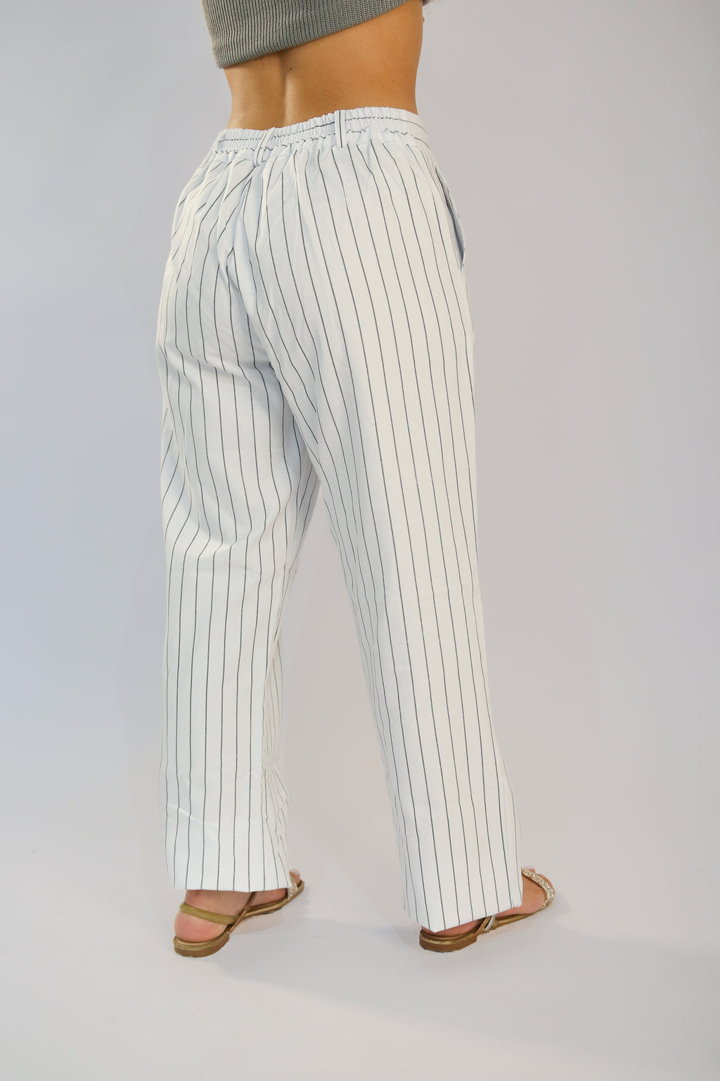Calça Wide Leg Risca de Giz branca com Elástico