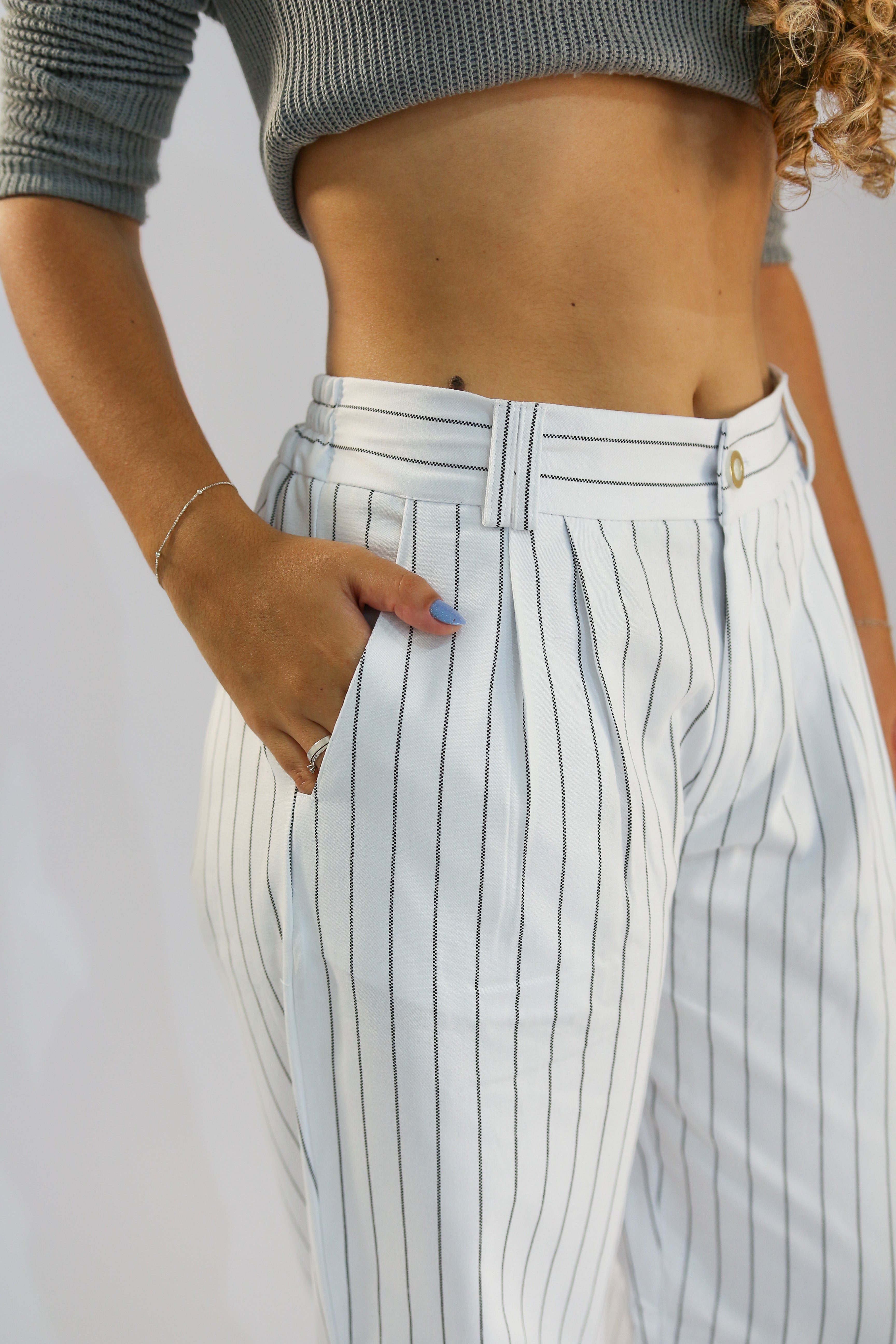 Calça Wide Leg Risca de Giz branca com Elástico