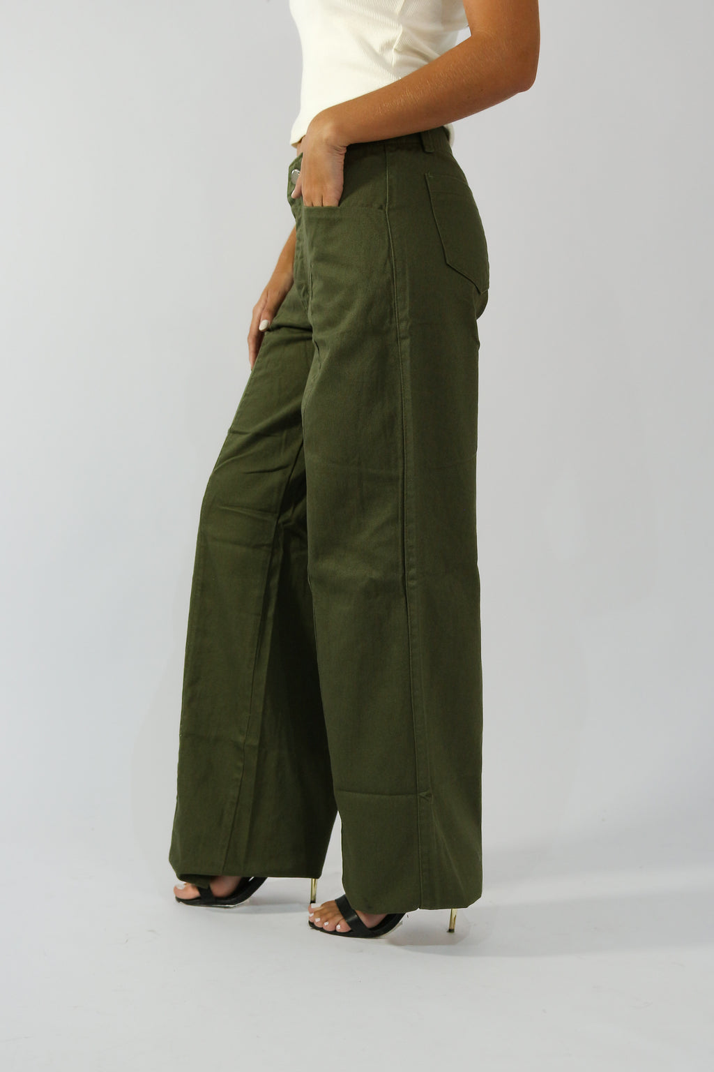 Calça Wide Leg Recorte Frontal Verde Militar