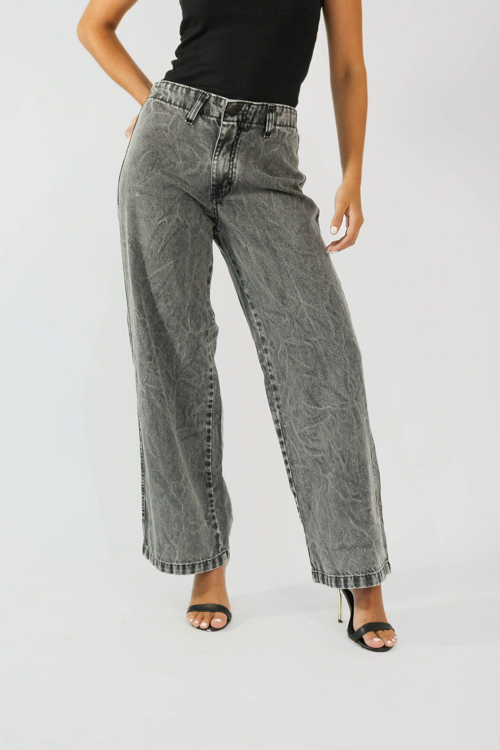 Calça Wide Leg Recorte Frontal Preto Marmorizado