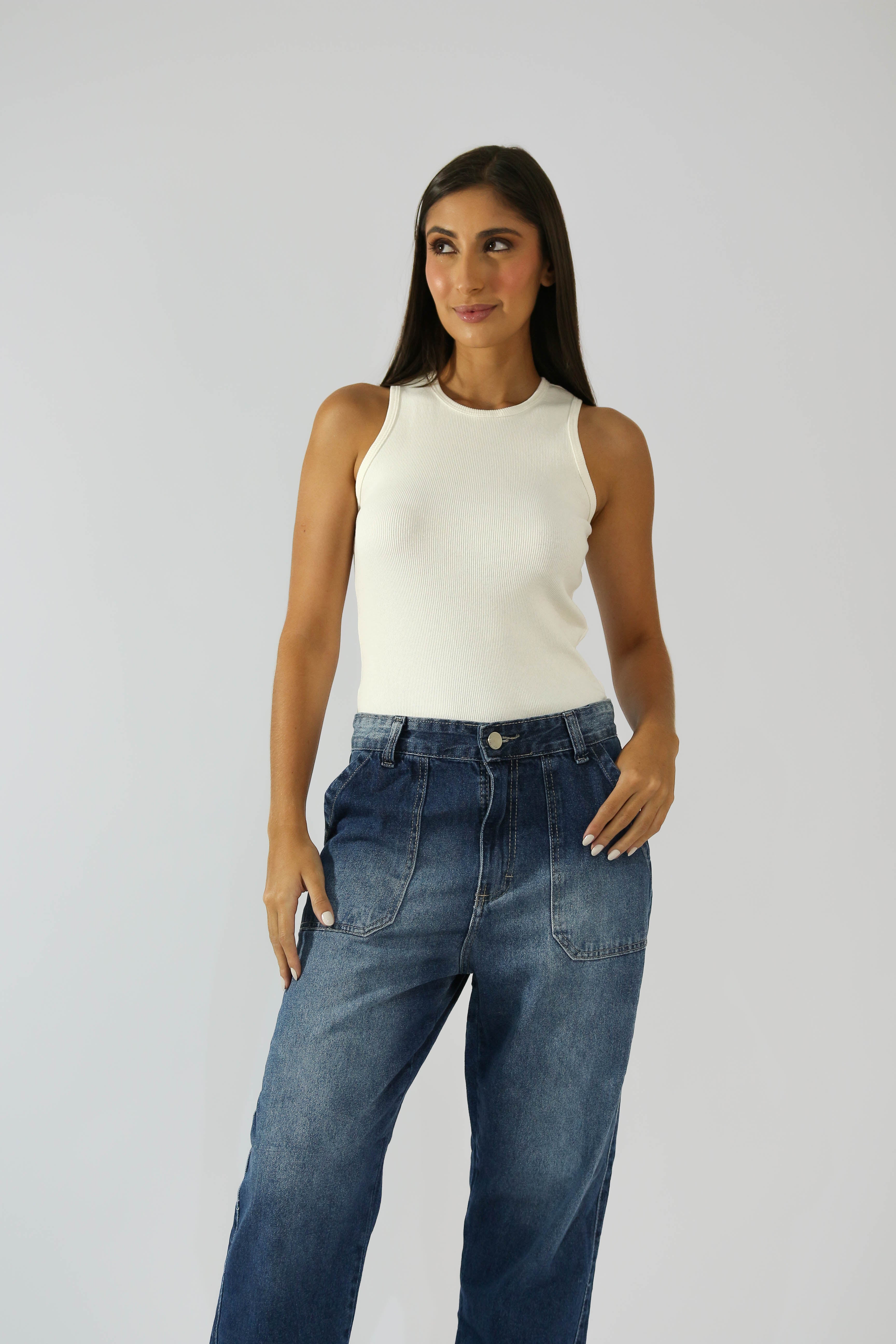 Calça Mom Bolso Pregado Jeans Destroy