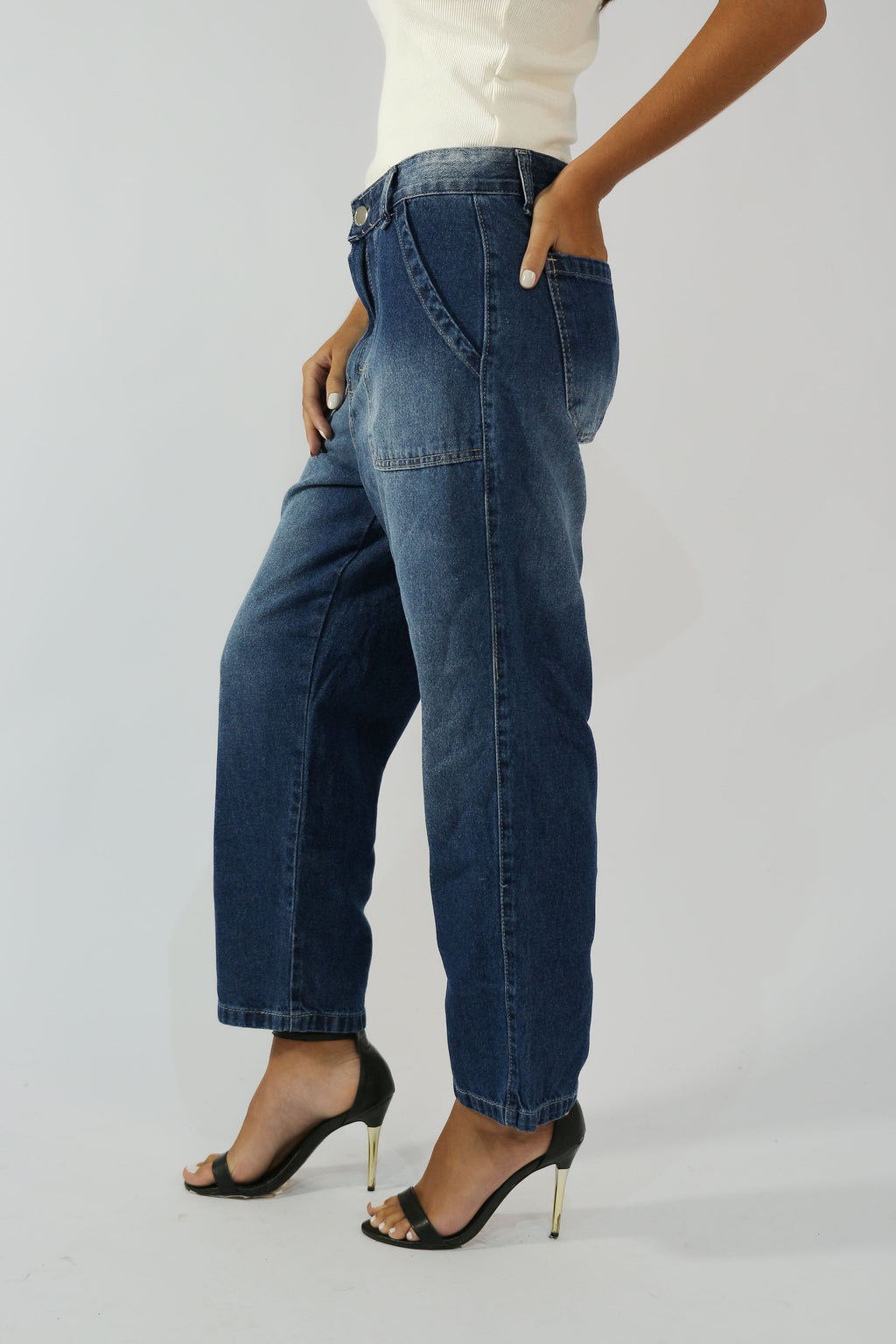 Calça Mom Bolso Pregado Jeans Destroy