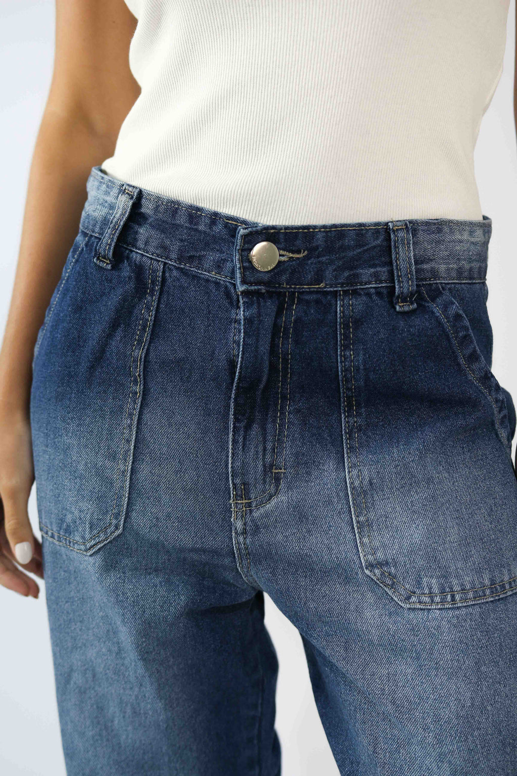 Calça Mom Bolso Pregado Jeans Destroy