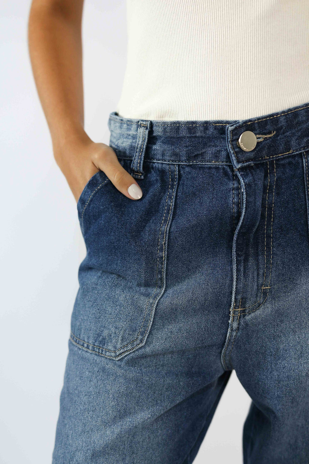 Calça Mom Bolso Pregado Jeans Destroy