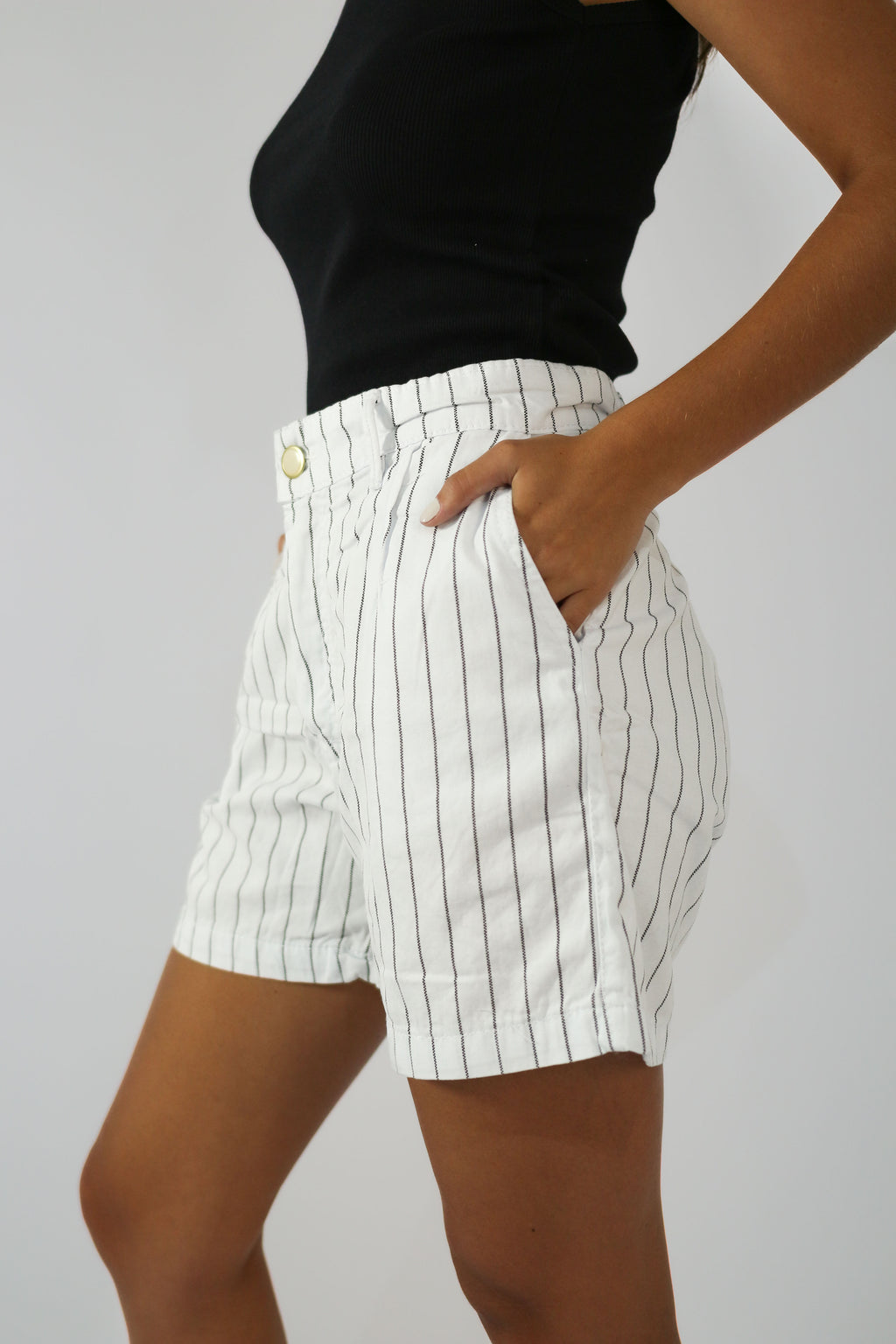 Short Alfaiataria Risca de Giz Branco