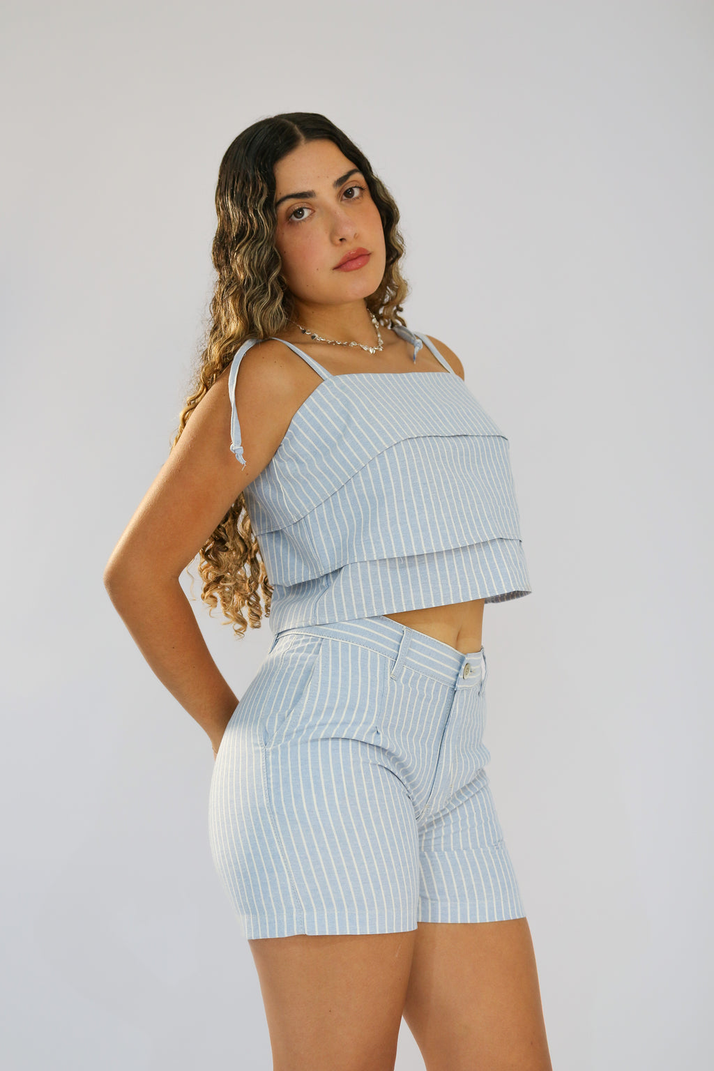 Short Alfaiataria Azul com Listra  Branca